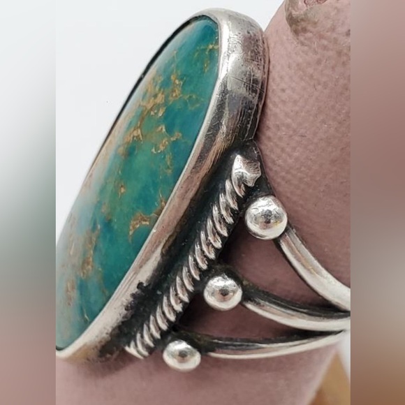 Vintage Sterling Turquoise Gemstone
Approx Ring sz 6.5 - Picture 6 of 9